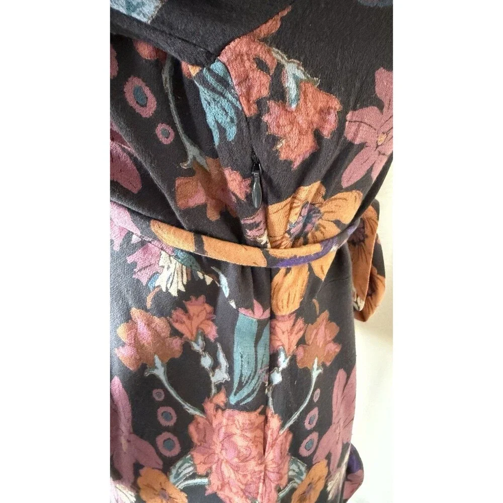 Free People Size 6 Dark Gray Floral Print Violet Hill Tie-Back Ruffle Hem Top